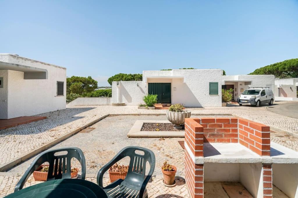 Sunny Villa With Golf Front View Vilamoura Eksteriør bilde